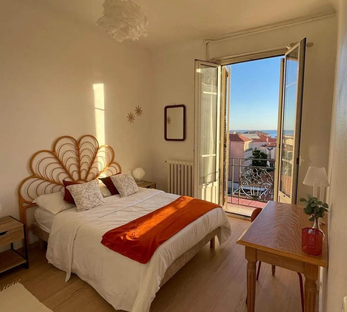 Charmant Deux Pieces Au Coeur De Menton