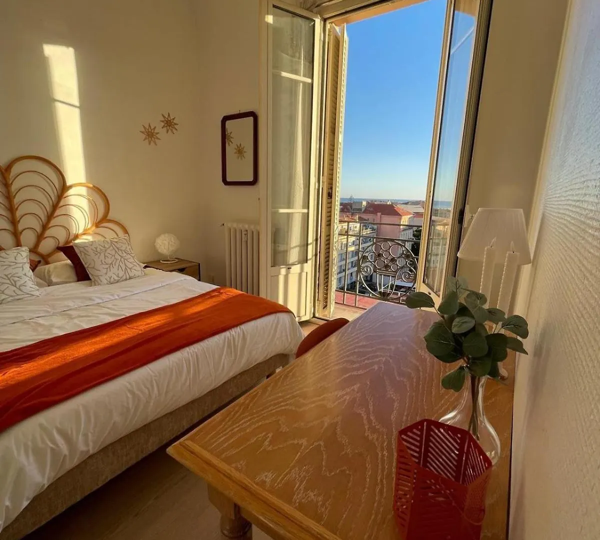 Charmant Deux Pieces Au Coeur De Menton 0*,