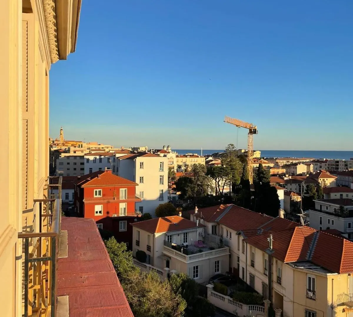 Charmant Deux Pieces Au Coeur De Menton France