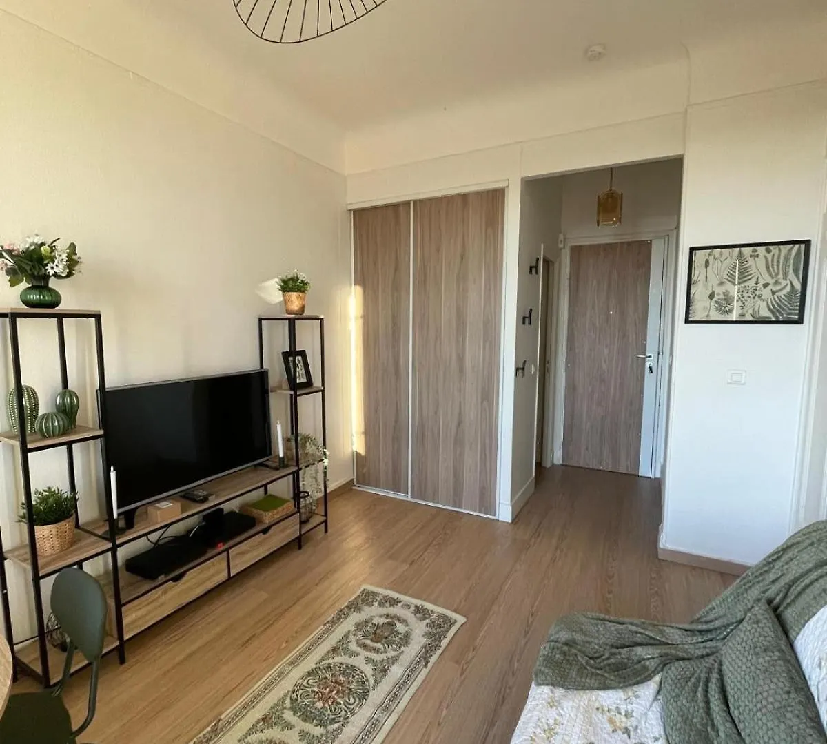 Apartment Charmant Deux Pieces Au Coeur De Menton France
